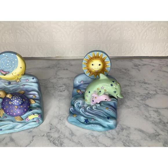 < Whimsical Dolphin & Sea Turtle Book Ends > - Picture 2 of 7